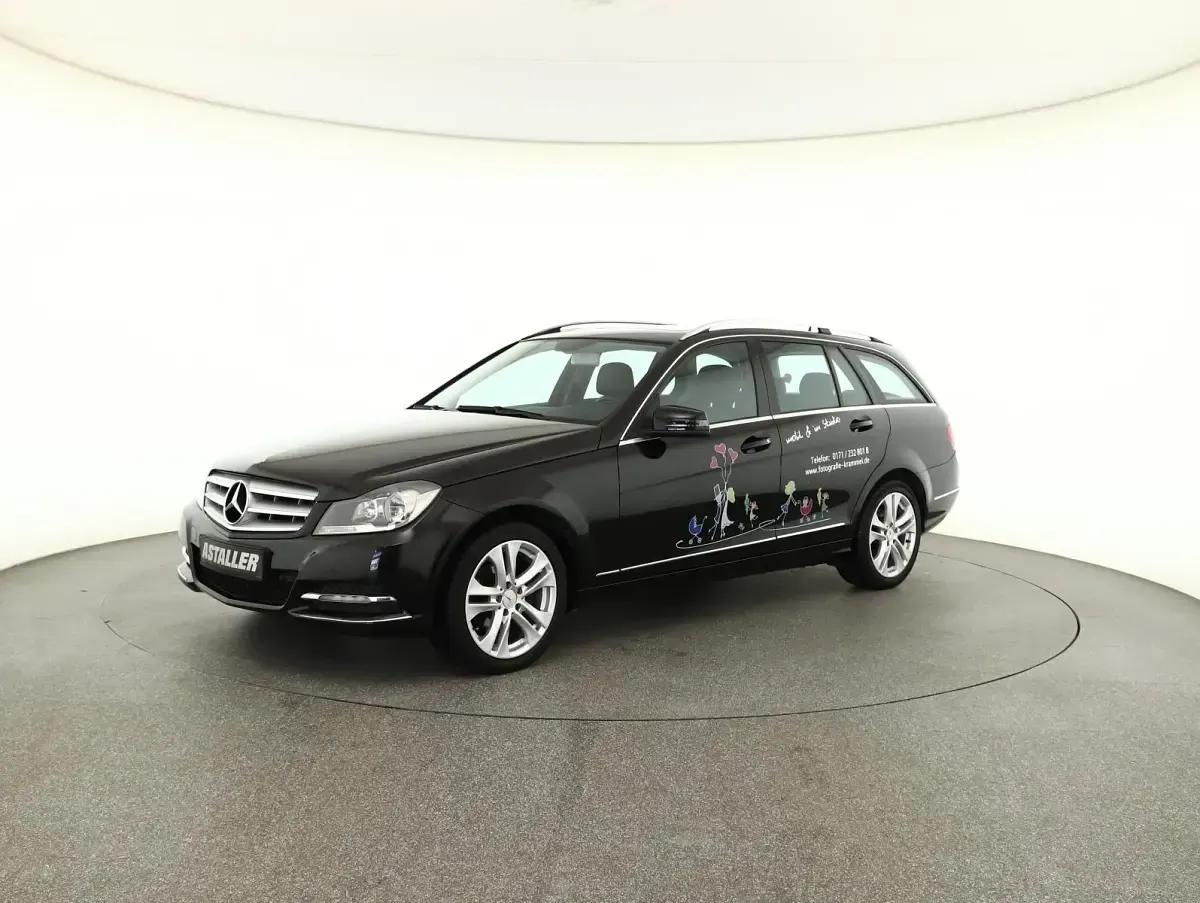 Gebraucht Mercedes C180 Avantgarde 156 PS (114 kW) 2012 Metalliclack obsidianschwarz m (metallic) Kombi