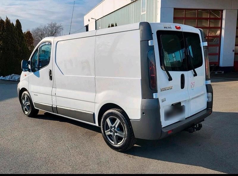 Second-hand Renault Trafic 101 CP (74 kW) 2007 Monovolum
