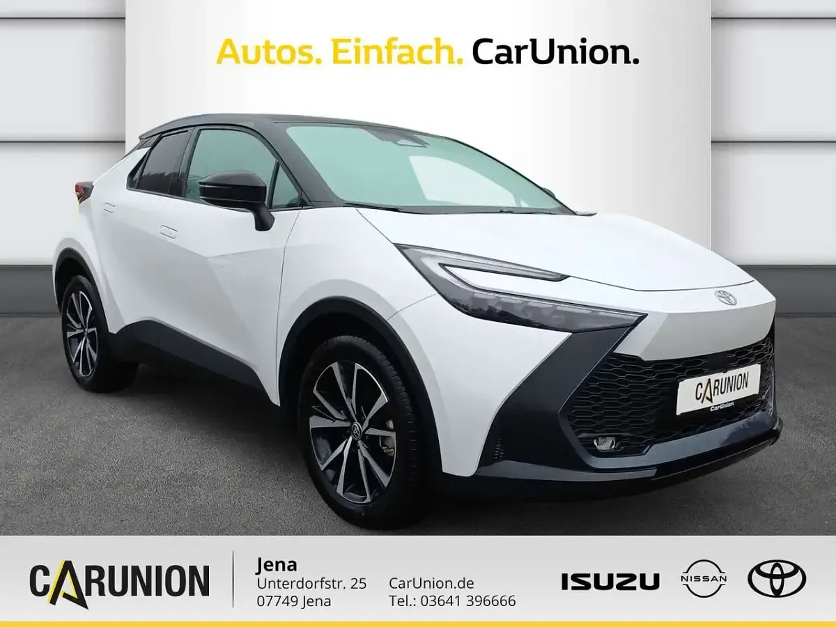 Neu Toyota C-HR Team 152 PS (111 kW) 2025 Platinum white pearl mc (089)/ black (202) SUV
