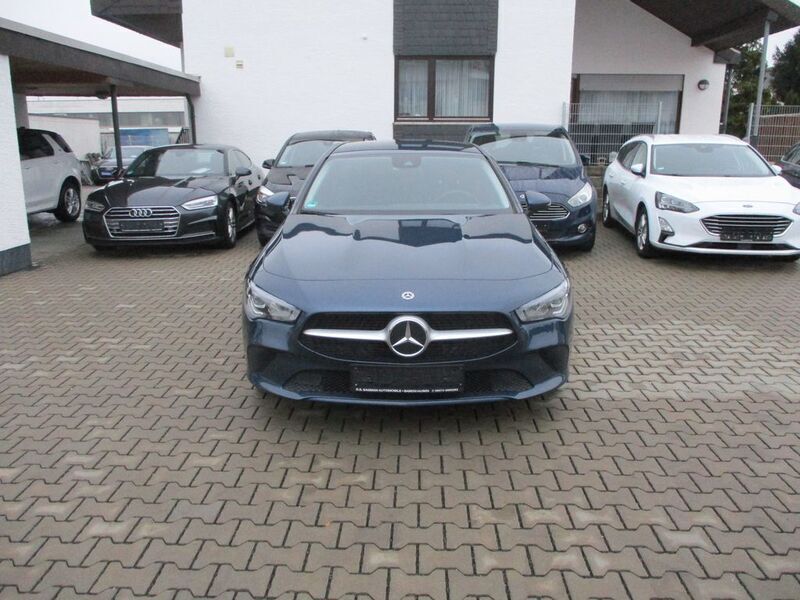 Gebraucht Mercedes CLA200 150 PS (110 kW) 2021 Blau Limousine