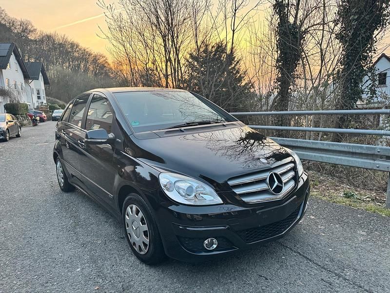 Gebraucht Mercedes B160 95 PS (69 kW) 2011 Schwarz Van / Kleinbus