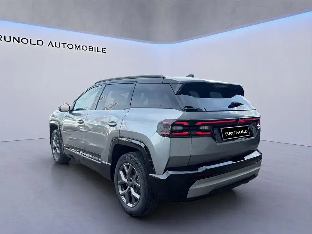 Neu Jeep Compass 145 PS (106 kW) 2026 Grau SUV