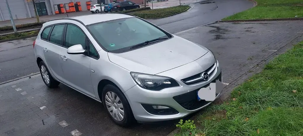 Gebraucht Opel Astra Selection 110 PS (80 kW) 2014 Grau Limousine
