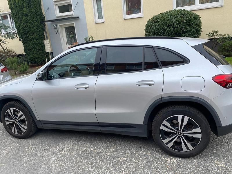 Gebraucht Mercedes GLA250 224 PS (164 kW) 2020 Silber SUV