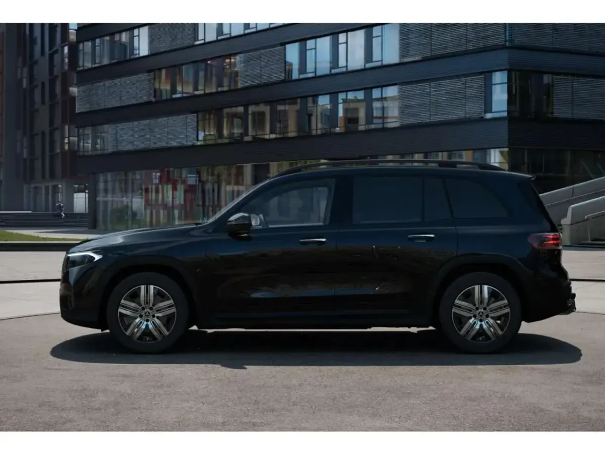 Gebraucht Mercedes EQB300 Night 167 kW (228 PS) 2025 Metalliclack kosmosschwarz SUV