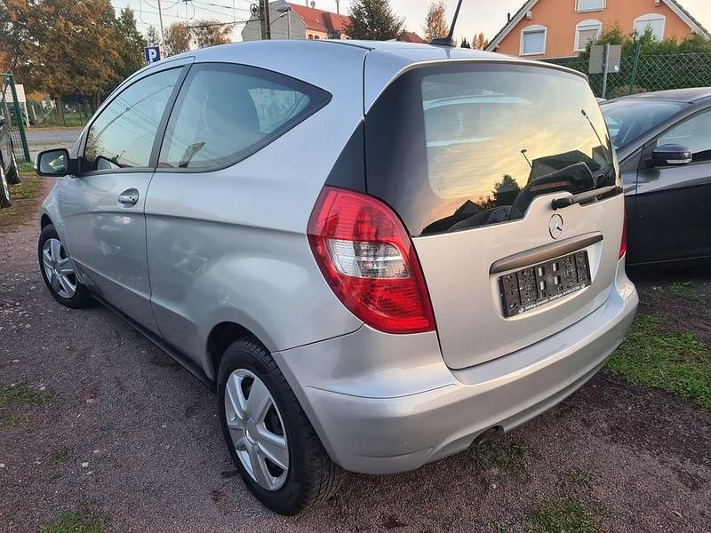 Gebraucht Mercedes A160 Avantgarde 95 PS (69 kW) 2009 Silber Limousine