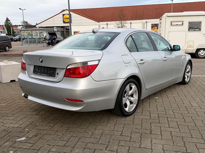 Gebraucht BMW 520 170 PS (125 kW) 2004 Silber Limousine