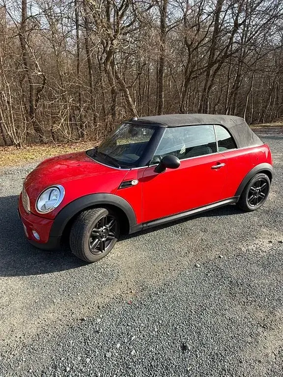 Käytetty Mini Cooper Cabriolet 122 HP (89 kW) 2011 Punainen Avoauto