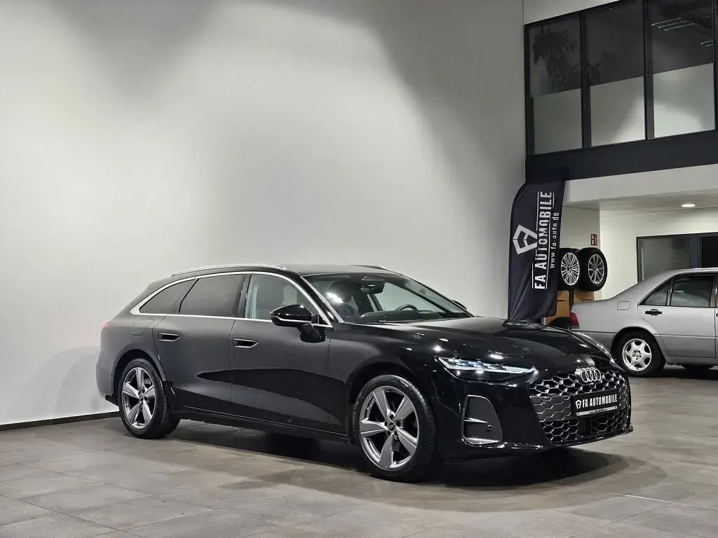 Gebraucht Audi A6 204 PS (150 kW) 2025 Mythosschwarz metall (metallic) Kombi