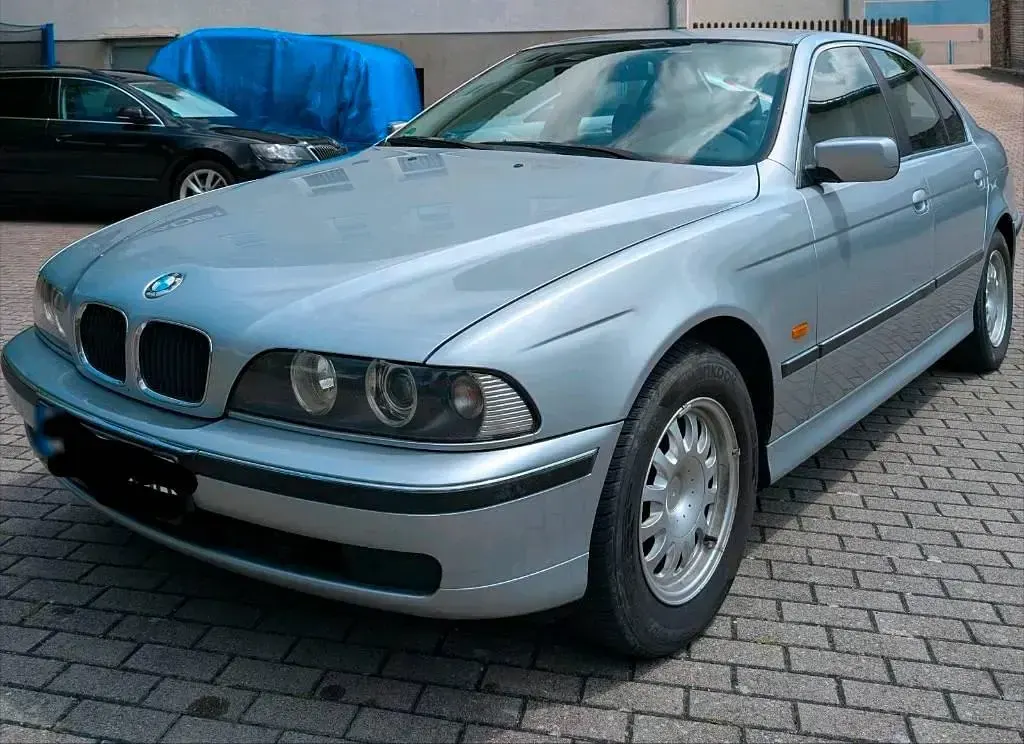 Gebraucht BMW 520 150 PS (110 kW) 1997 Grau Kleinwagen