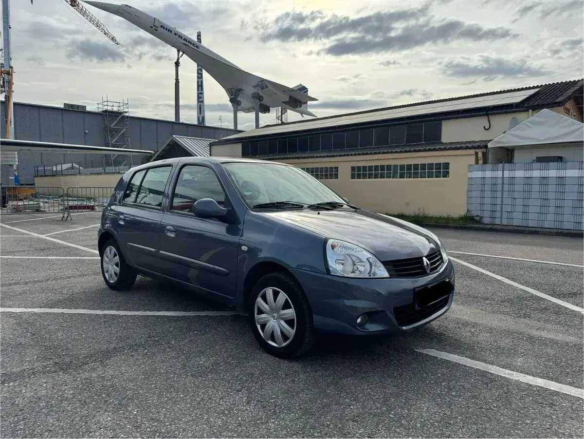 Gebraucht Renault Clio II 75 PS (55 kW) 2011 Grau Kleinwagen