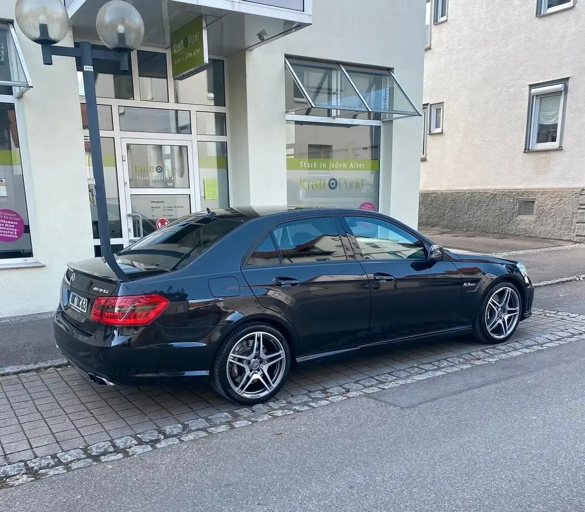 Gebraucht Mercedes E63 AMG 525 PS (386 kW) 2011 Schwarz Limousine