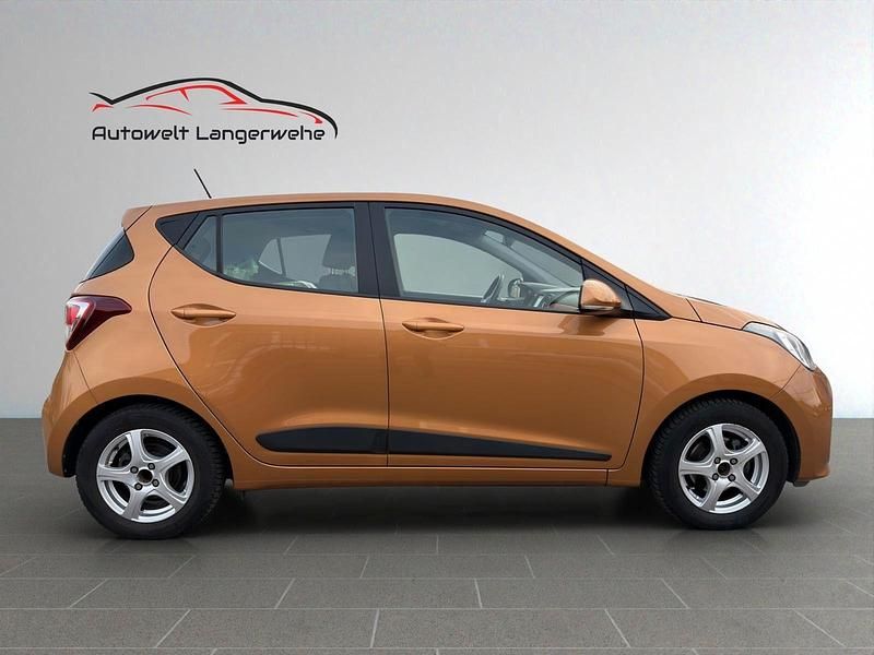 Gebraucht Hyundai i10 Style 87 PS (63 kW) 2017 Gold Kleinwagen