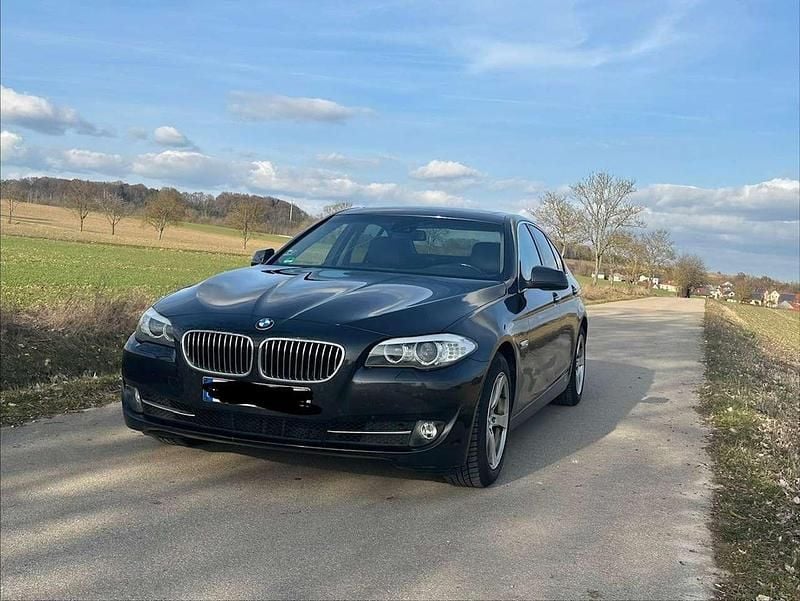 Gebraucht BMW 520 184 PS (135 kW) 2012 Grau Limousine