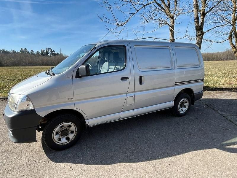 Gebraucht Toyota HiAce 117 PS (86 kW) 2007 Silber Limousine