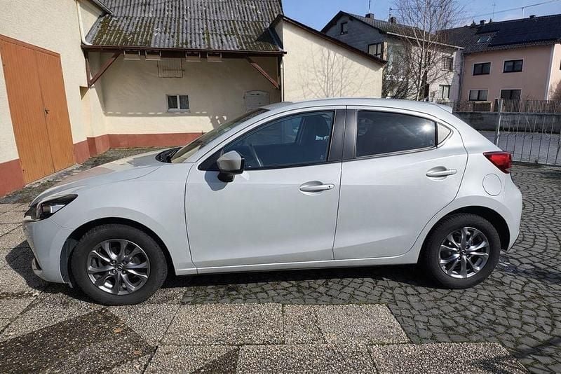 Gebraucht Mazda 2 Exclusive-Line 75 PS (55 kW) 2023 Weiß Kleinwagen