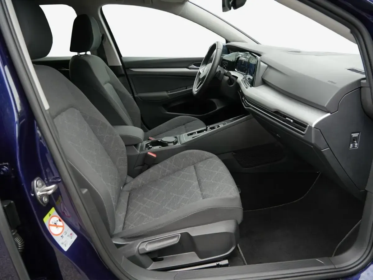 Gebraucht VW Golf VIII Life 150 PS (110 kW) 2022 Kombi