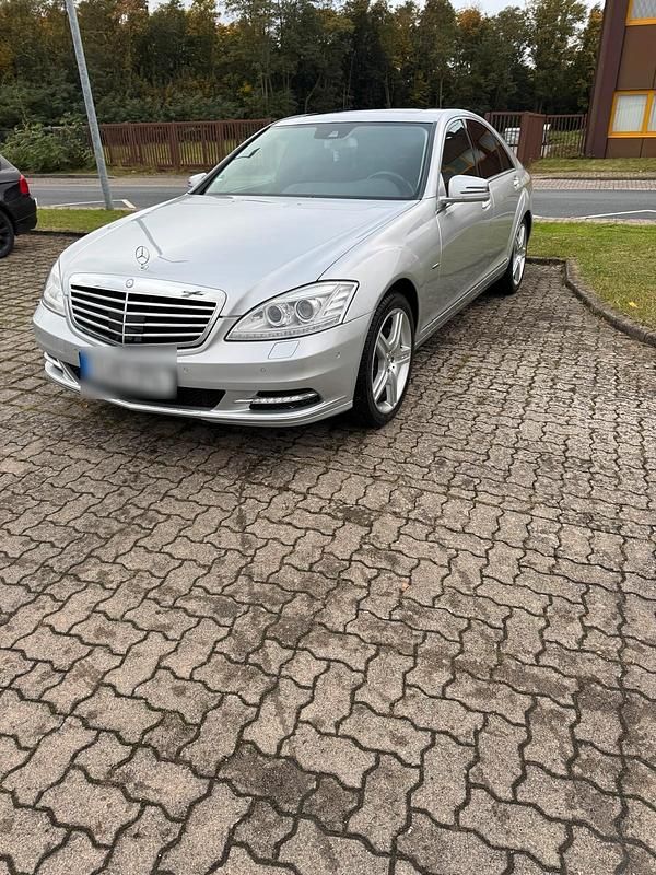 Silber Gebraucht 2010 Mercedes S350 Limousine | 16.500 € (Fairer Preis) - Bild 1/4