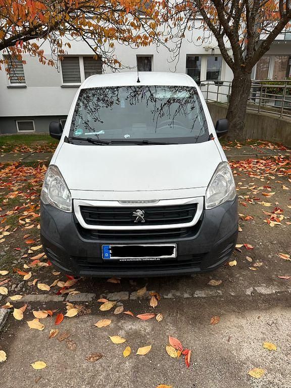 Weiß Gebraucht 2017 Peugeot Partner Van | 7.600 € (Etwas zu teuer) - Bild 1/4