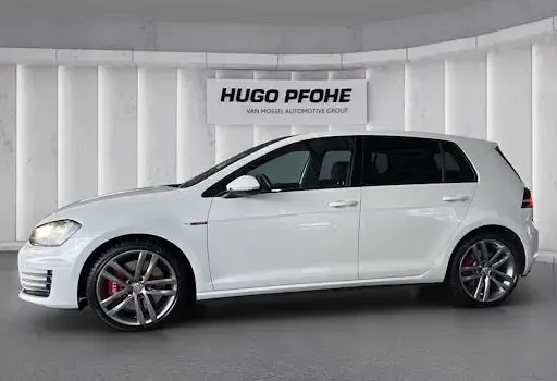 Gebraucht VW Golf VII GTI 230 PS (169 kW) 2016 Oryxweiss perlmutteffekt Limousine