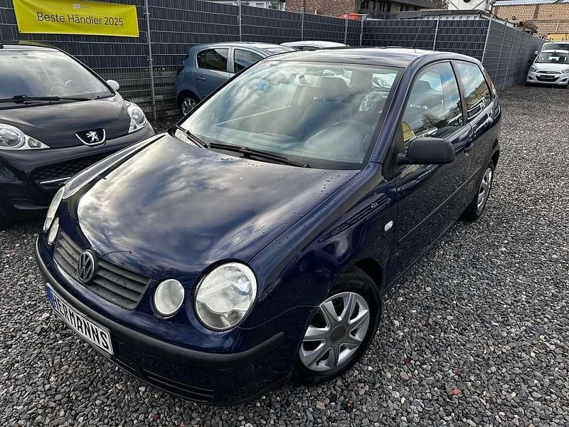 Blau Gebraucht 2002 VW Polo Trendline Limousine | 2.490 € (Etwas zu teuer) - Bild 1/3