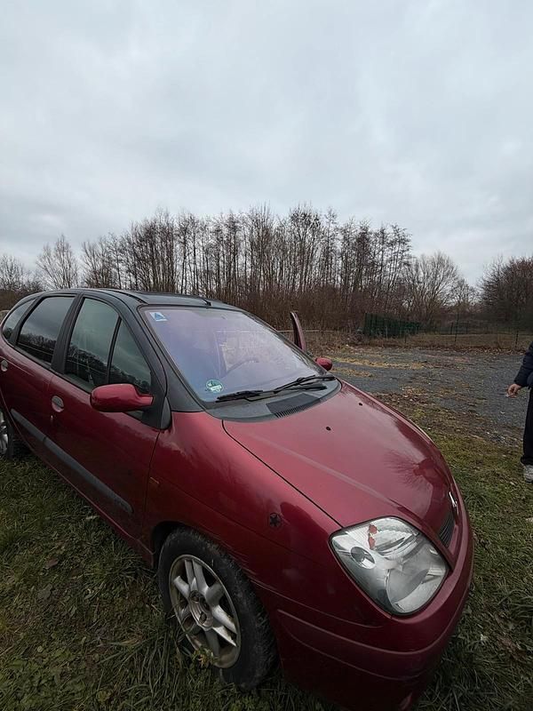 Gebraucht Renault Scénic 107 PS (78 kW) 2001 Rot Van / Kleinbus