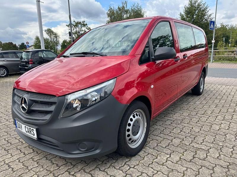 Rot Gebraucht 2020 Mercedes Vito Van / Kleinbus | 23.500 € (Fairer Preis) - Bild 1/4