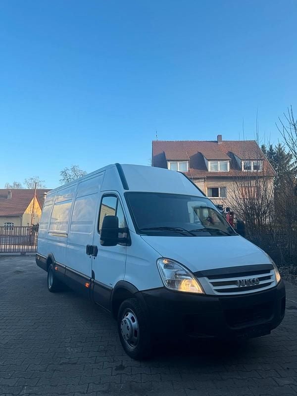 Gebraucht Iveco Daily 145 PS (106 kW) 2009 Weiß Van / Kleinbus