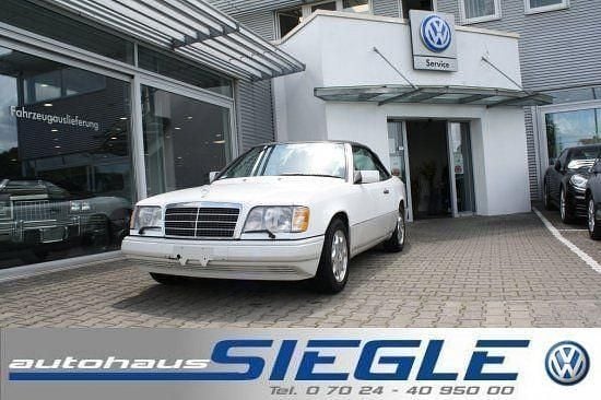 Polarweiss Gebraucht 1995 Mercedes E320 Cabrio | 28.930 € - Bild 1/4
