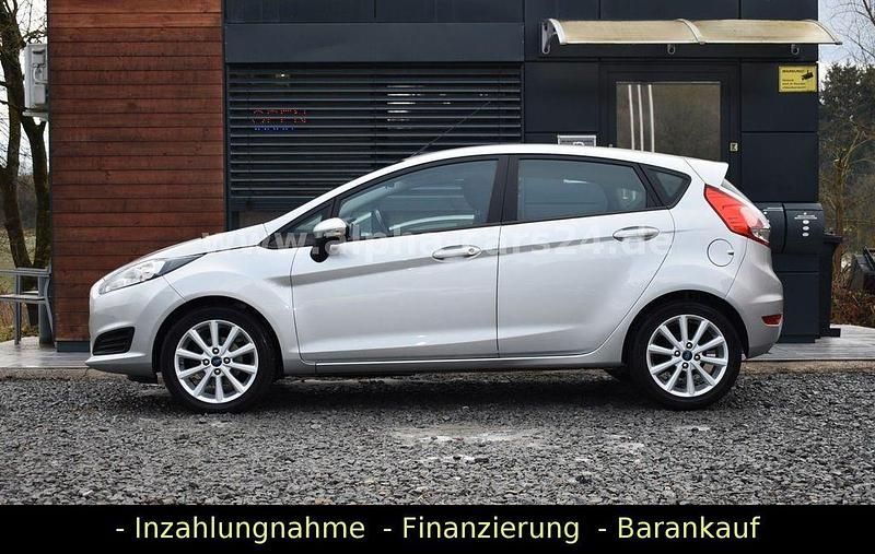 Gebraucht Ford Fiesta Trend 101 PS (74 kW) 2014 Silber Limousine