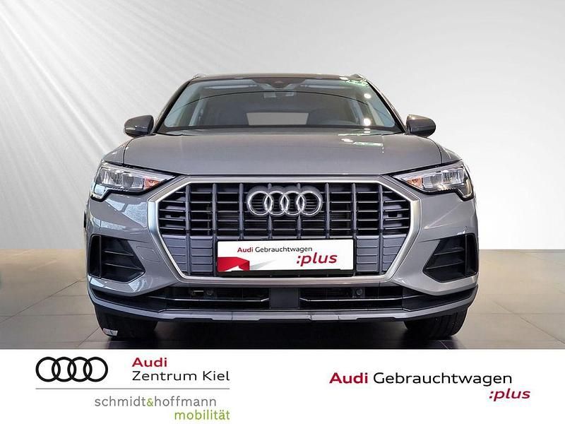 Gebraucht Audi Q3 Ambiente 245 PS (180 kW) 2022 Chronosgrau metallic SUV