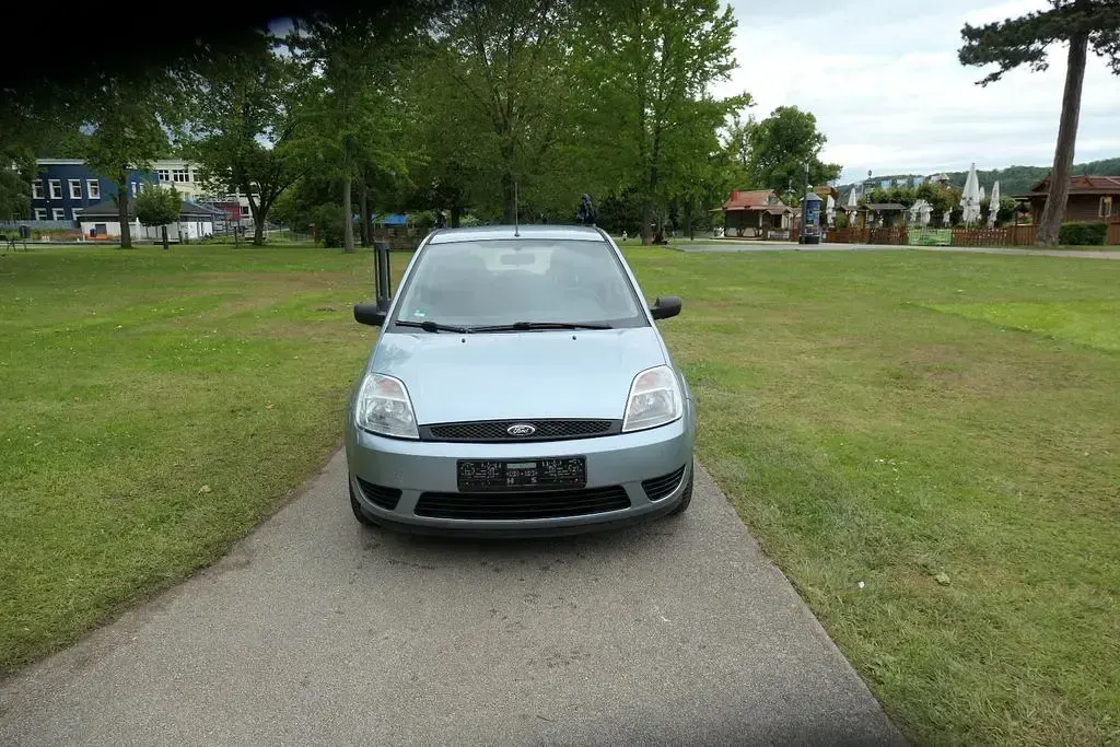 Gebraucht Ford Fiesta 60 PS (44 kW) 2005 Silber Kleinwagen