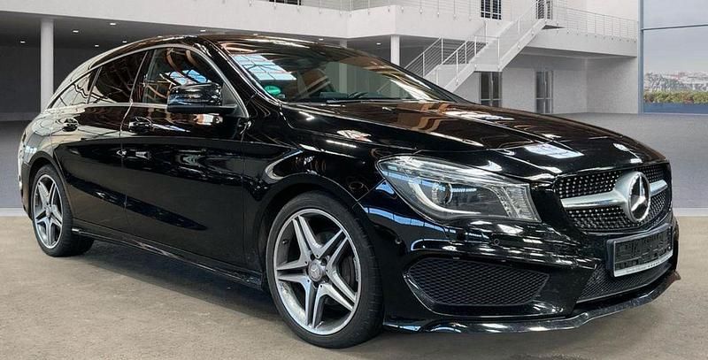 Schwarz Gebraucht 2015 Mercedes CLA180 Shooting Brake AMG Kombi | 12.990 € (Fairer Preis) - Bild 1/3