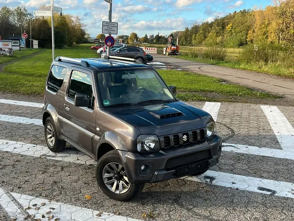 Używany Suzuki Jimny Style 84 KM (61 kW) 2017 Szary SUV
