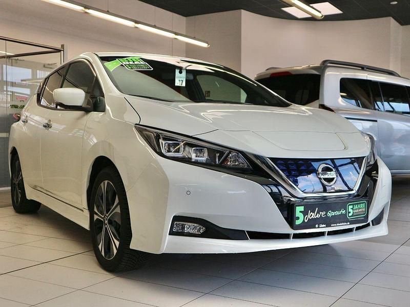 Gebraucht Nissan Leaf 360º 110 kW (150 PS) 2021 White (s) Kleinwagen