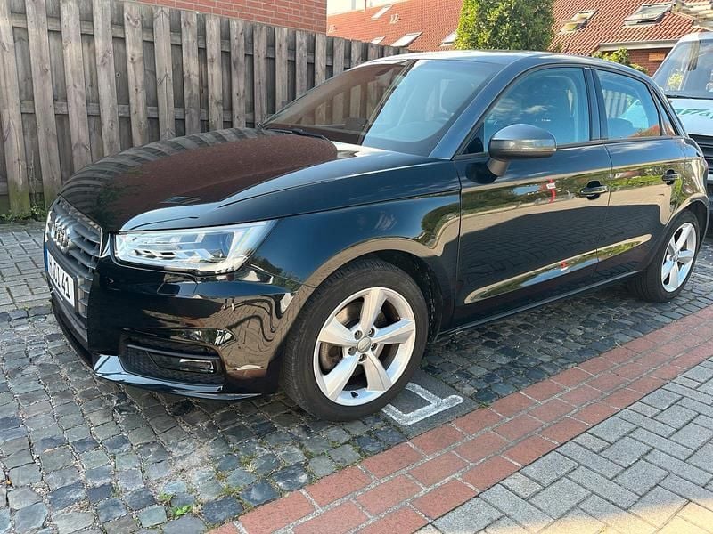 Schwarz Gebraucht 2015 Audi A1 Sportback Kleinwagen | 11.999 € (Guter Preis) - Bild 1/4