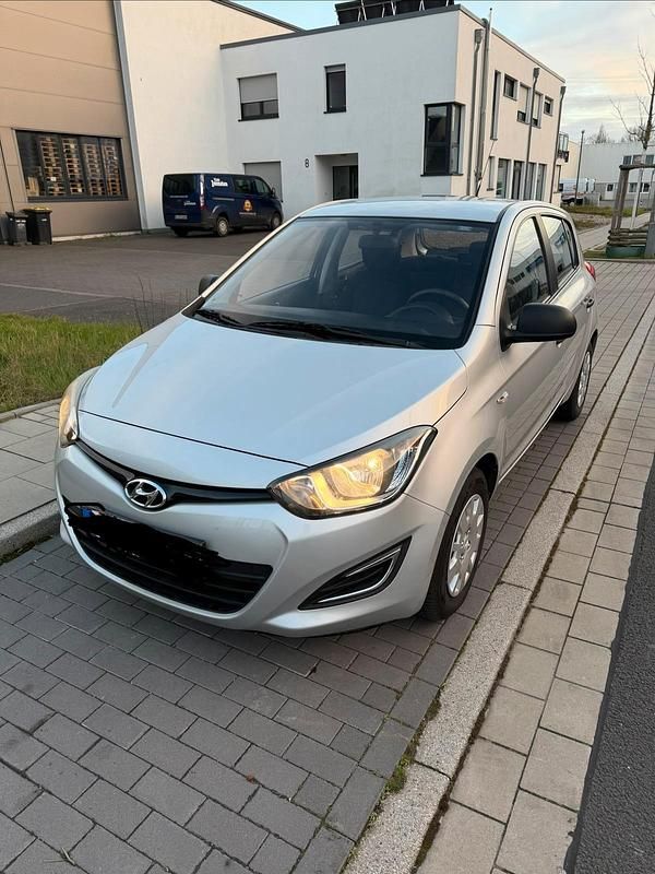 Gebraucht Hyundai i20 Edition 2014 Silber Kleinwagen