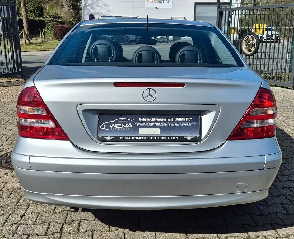 Gebraucht Mercedes C180 143 PS (105 kW) 2006 Silber Limousine