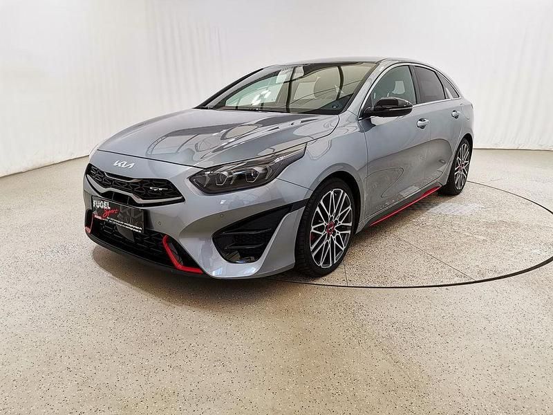 Gebraucht Kia ProCeed GT 204 PS (150 kW) 2023 (css) lunarsilber met. Kleinwagen