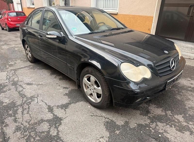 Gebraucht Mercedes C180 143 PS (105 kW) 2004 Schwarz Limousine