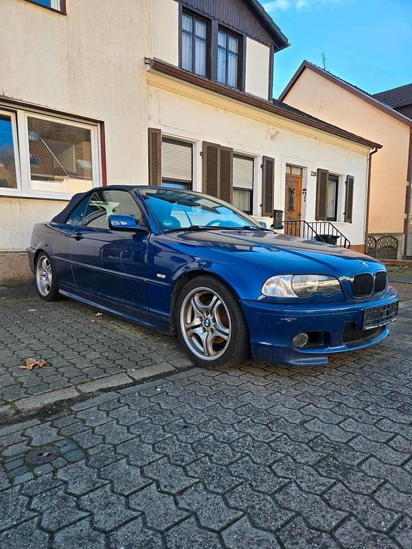 Blau Gebraucht 2003 BMW 318 Cabriolet M Sport Cabrio | 6.100 € - Bild 1/4