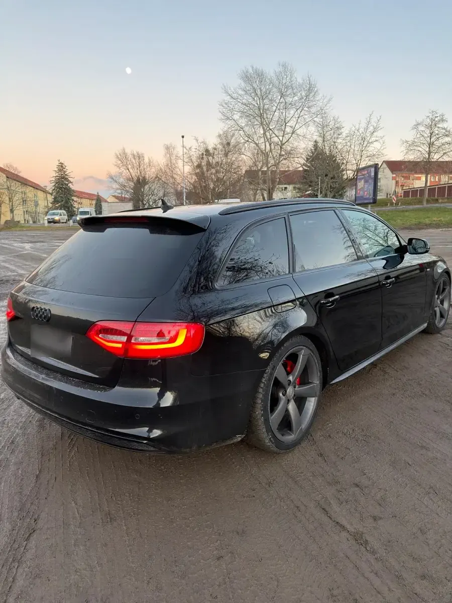 Gebraucht Audi A4 150 PS (110 kW) 2015 Schwarz Kombi