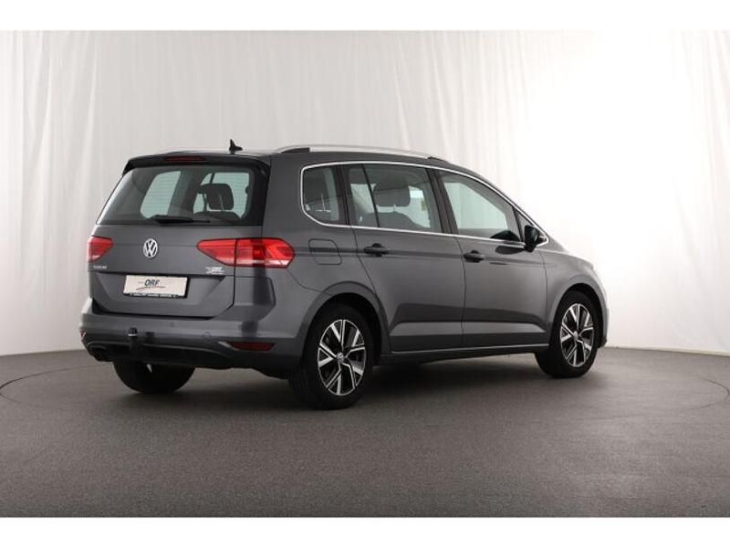 Gebraucht VW Touran Highline 150 PS (110 kW) 2019 Grau Van / Kleinbus