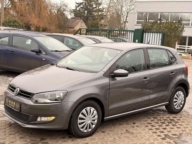 Usata VW Polo Trendline 69 CV (50 kW) 2011 Grigio Berlina