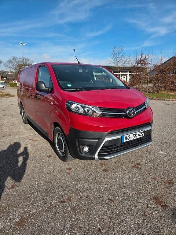 Rot Gebraucht 2020 Toyota Proace Van | 18.500 € (Guter Preis) - Bild 1/4