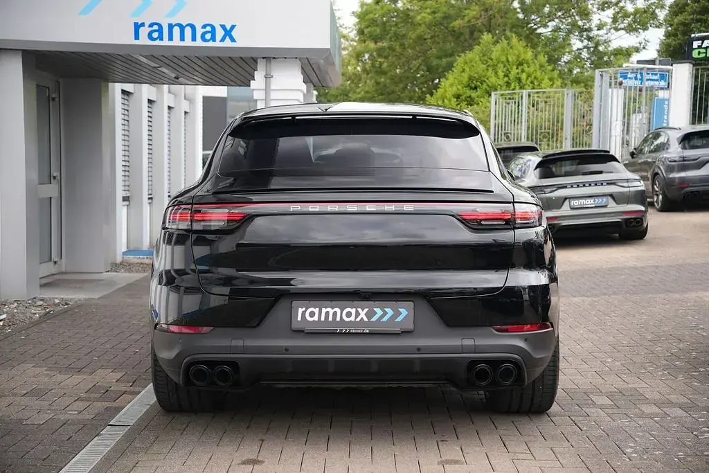 Gebraucht Porsche Cayenne E-Hybrid Platinum Edition 462 PS (339 kW) 2022 Schwarz SUV
