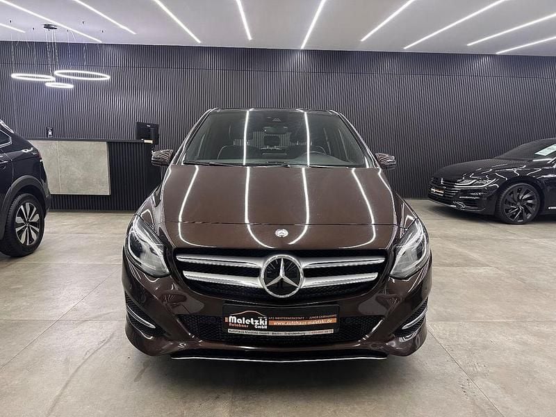 Gebraucht Mercedes B220 177 PS (130 kW) 2016 Braun Van / Kleinbus