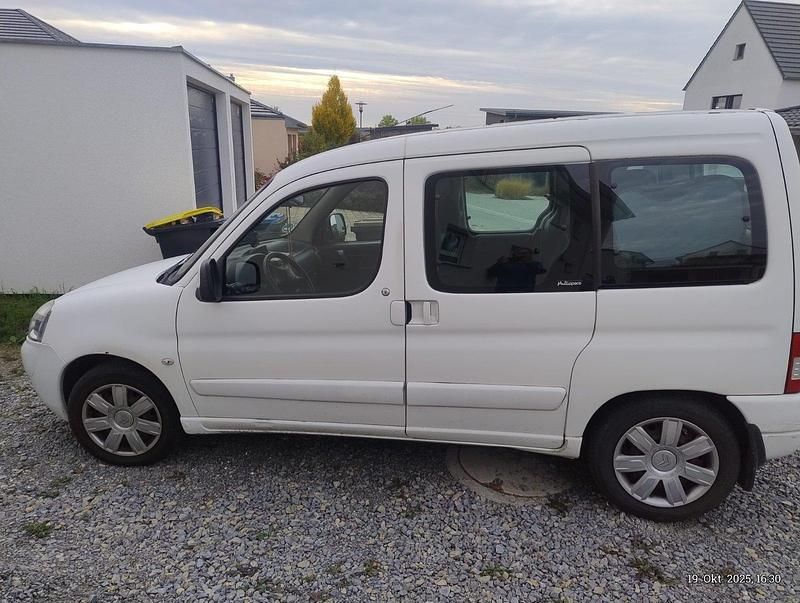 Weiß Gebraucht 2007 Citroën Berlingo Van / Kleinbus | 1.100 € (Guter Preis) - Bild 1/4