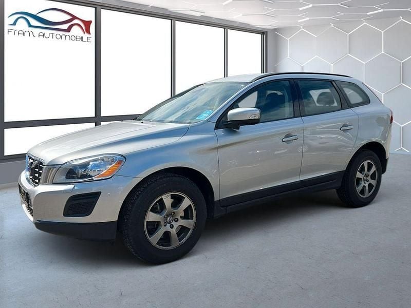 Silber Gebraucht 2012 Volvo XC60 Kinetic SUV | 14.985 € (Fairer Preis) - Bild 1/4