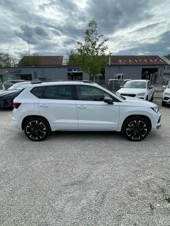 Käytetty Cupra Ateca Basis 300 HP (220 kW) 2023 Valkoinen Katumaasturi